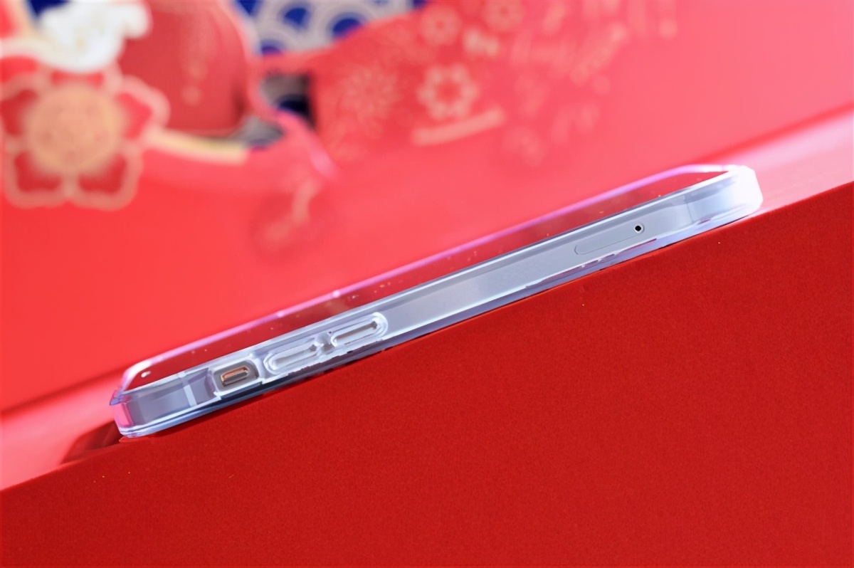 iphone12pro皮革保护套,iphone12或将搭配新保护壳