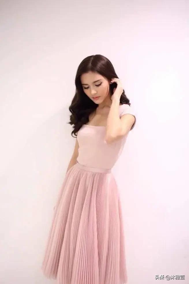 今年最火的法式穿搭,泰式女款穿搭