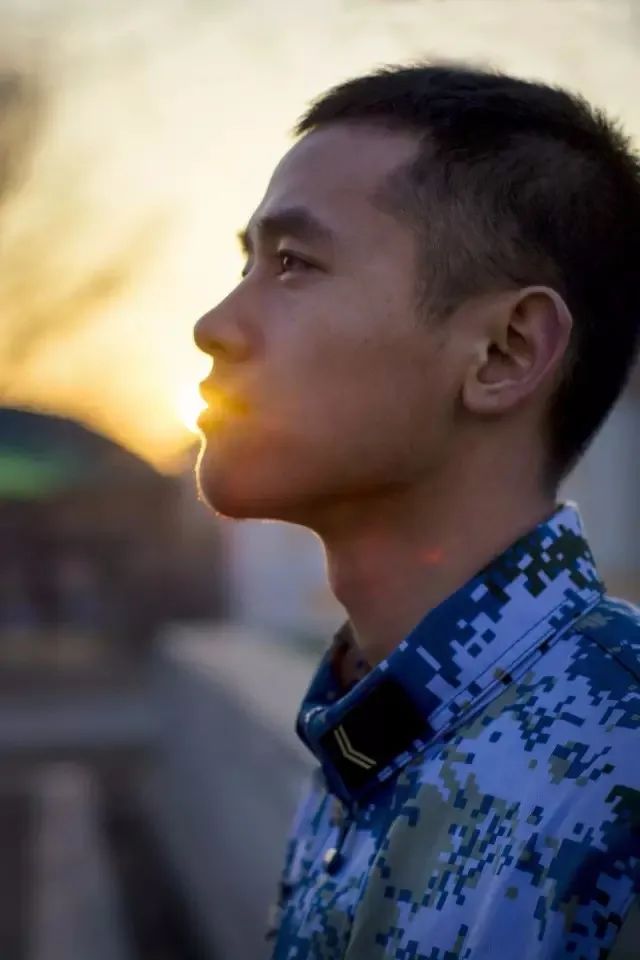 中国军人理发,军人理发全过程