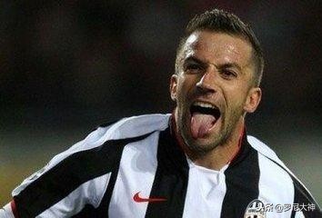 绿茵场上的庆祝动作,绿茵场上庆祝动作