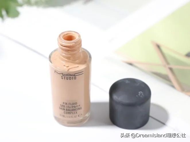 秋冬水润的粉底液,秋冬水润持妆粉底液