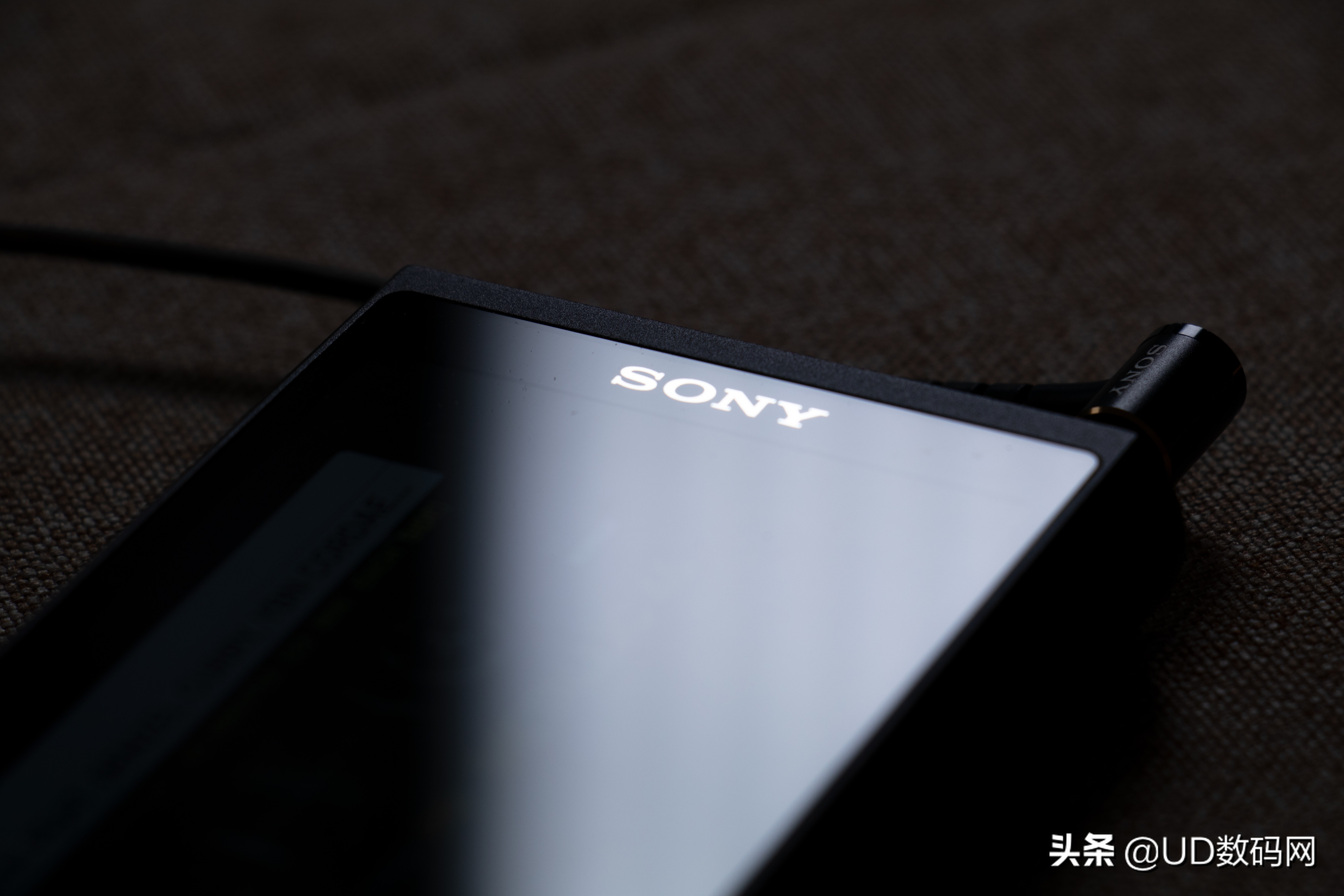 听一首好听的歌曲也是美的享用,听一首好的歌曲能让你的心情愉悦