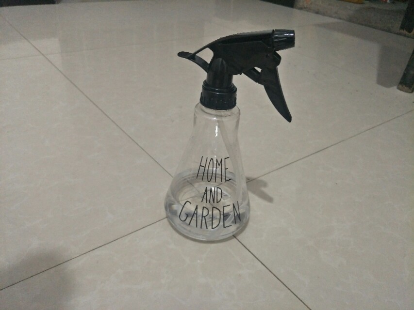 衣服皱巴巴的，没有烫斗怎么办？教你在家巧妙可以把衣服变平整