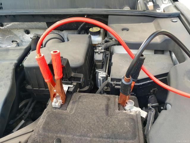 速腾不打火多久电瓶亏电,速腾停久了搭电打不着怎么回事