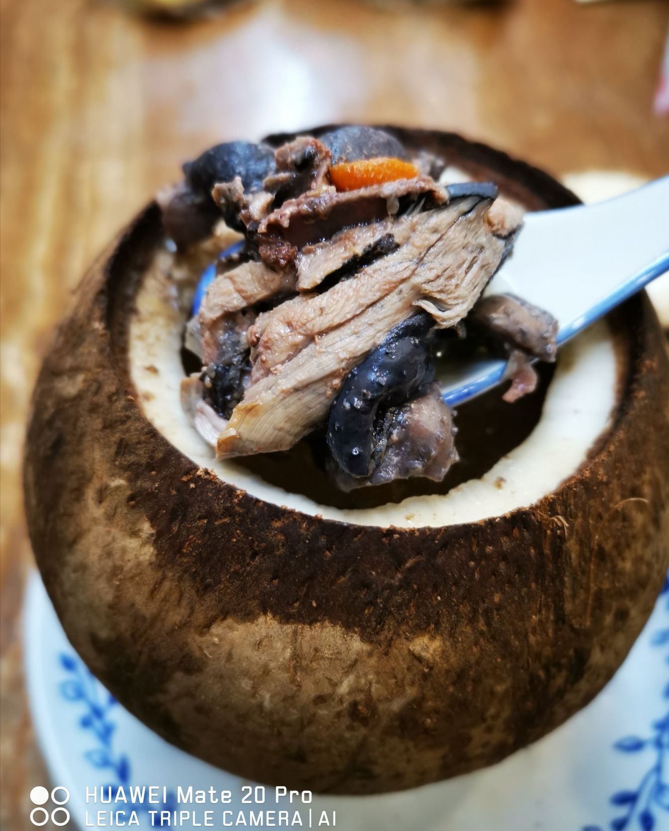 文明路这家近四十载的炖品老店，有几好味几乎每日老广都排长龙？