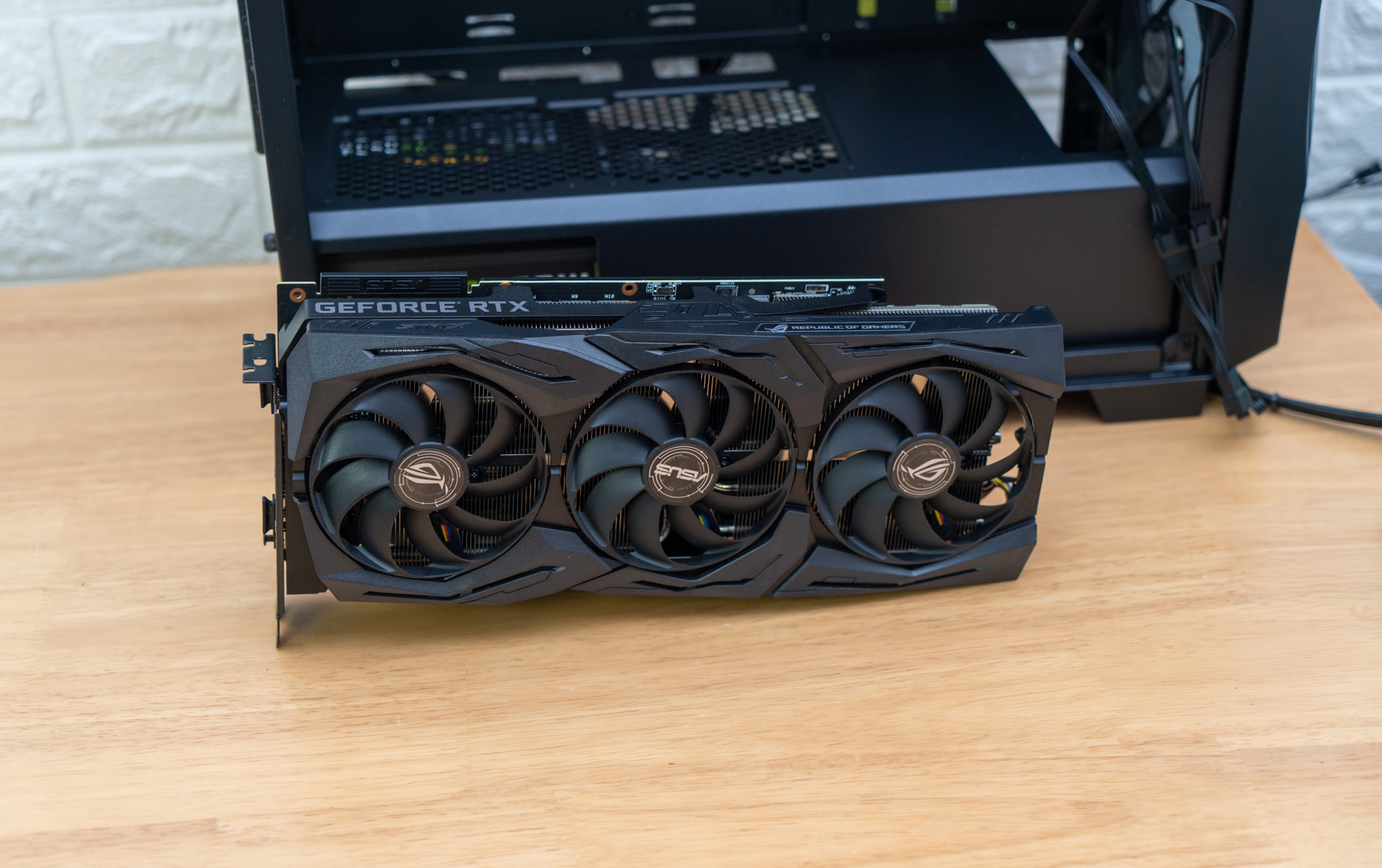 有没有显卡无所谓，游戏、剪辑全搞定，4月份电脑装机单分享