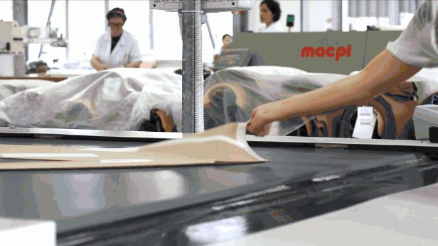 怎样挑选真正的纯羊毛大衣,双面呢羊毛大衣知识讲解