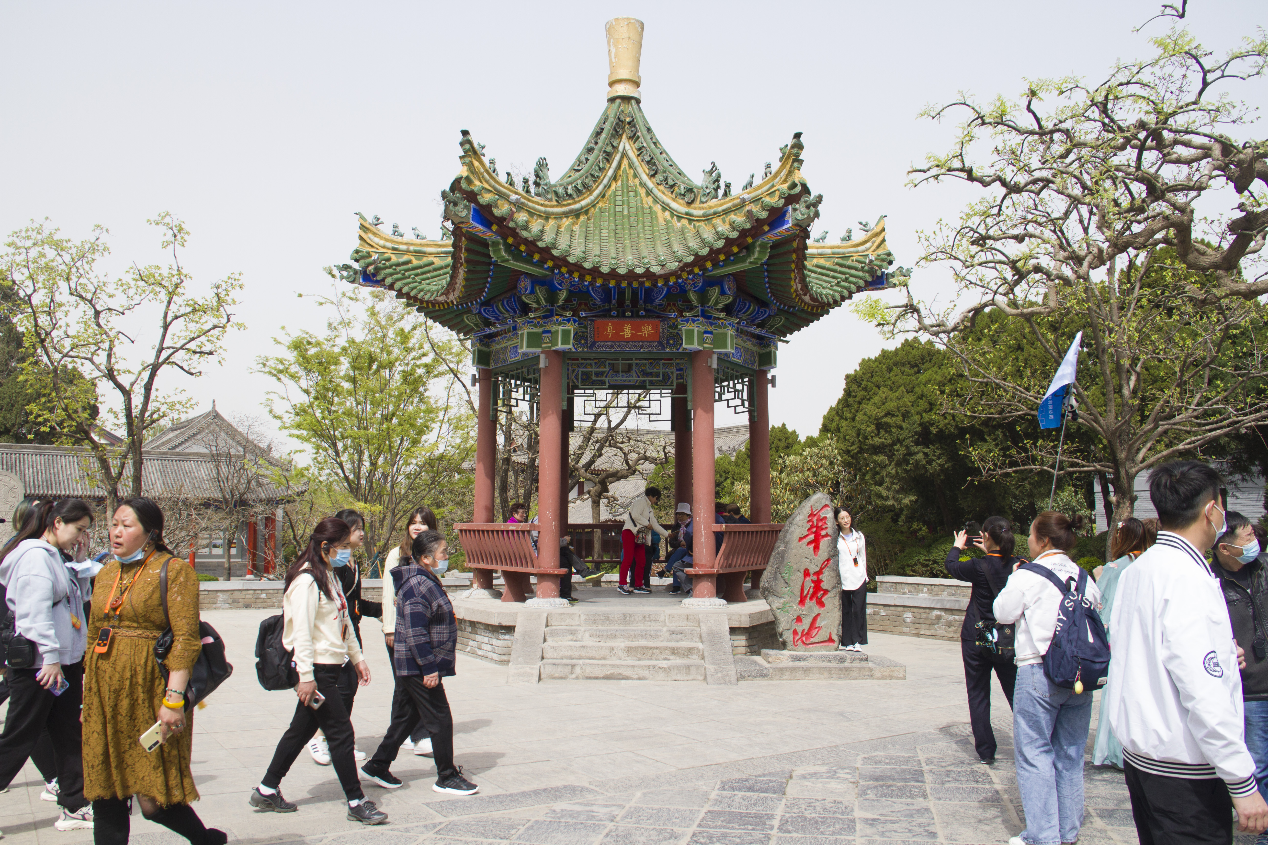 写杨贵妃华清池的诗,华清池赞美杨贵妃的诗