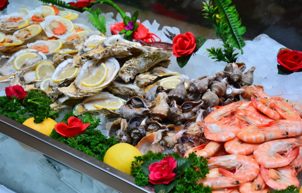 海鲜跟维c一起吃真的会中毒吗,海鲜和维c会产生砒霜吗