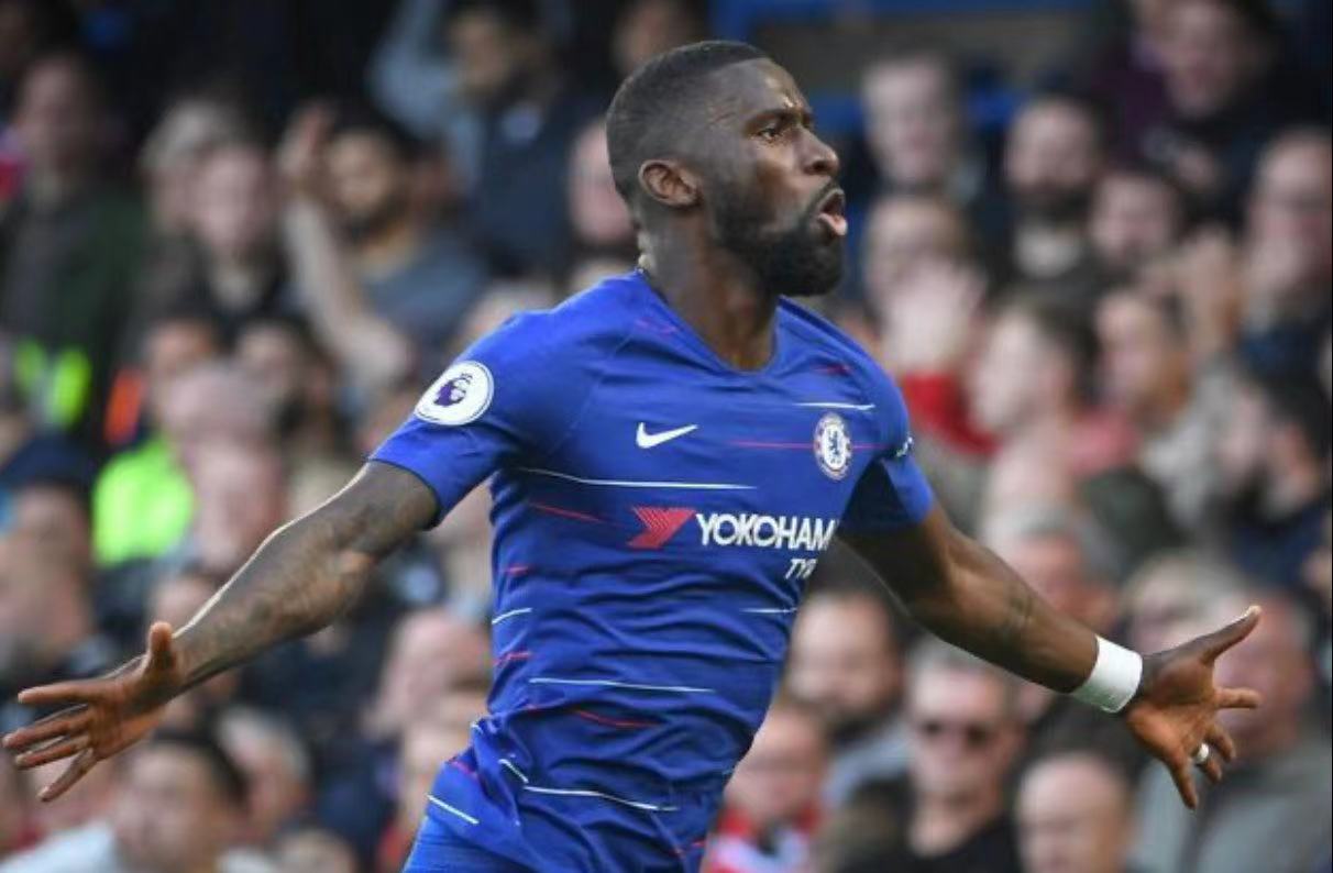 蓝军“倒车”传统撞碎白鹿巷