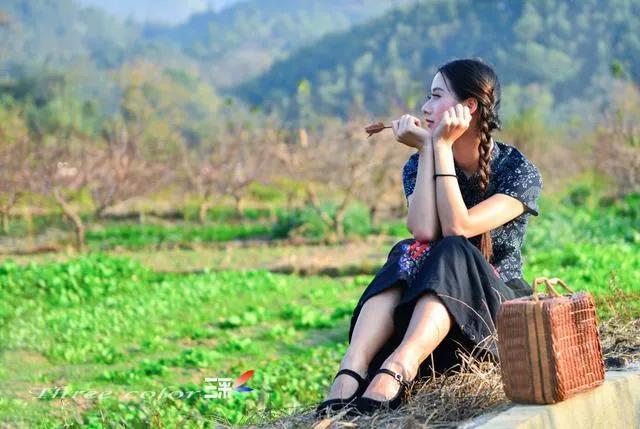 浜茶韩缁忓巻搴曞眰浜虹殑鐢熸椿,搴曞眰浜虹殑涓夌鍥板