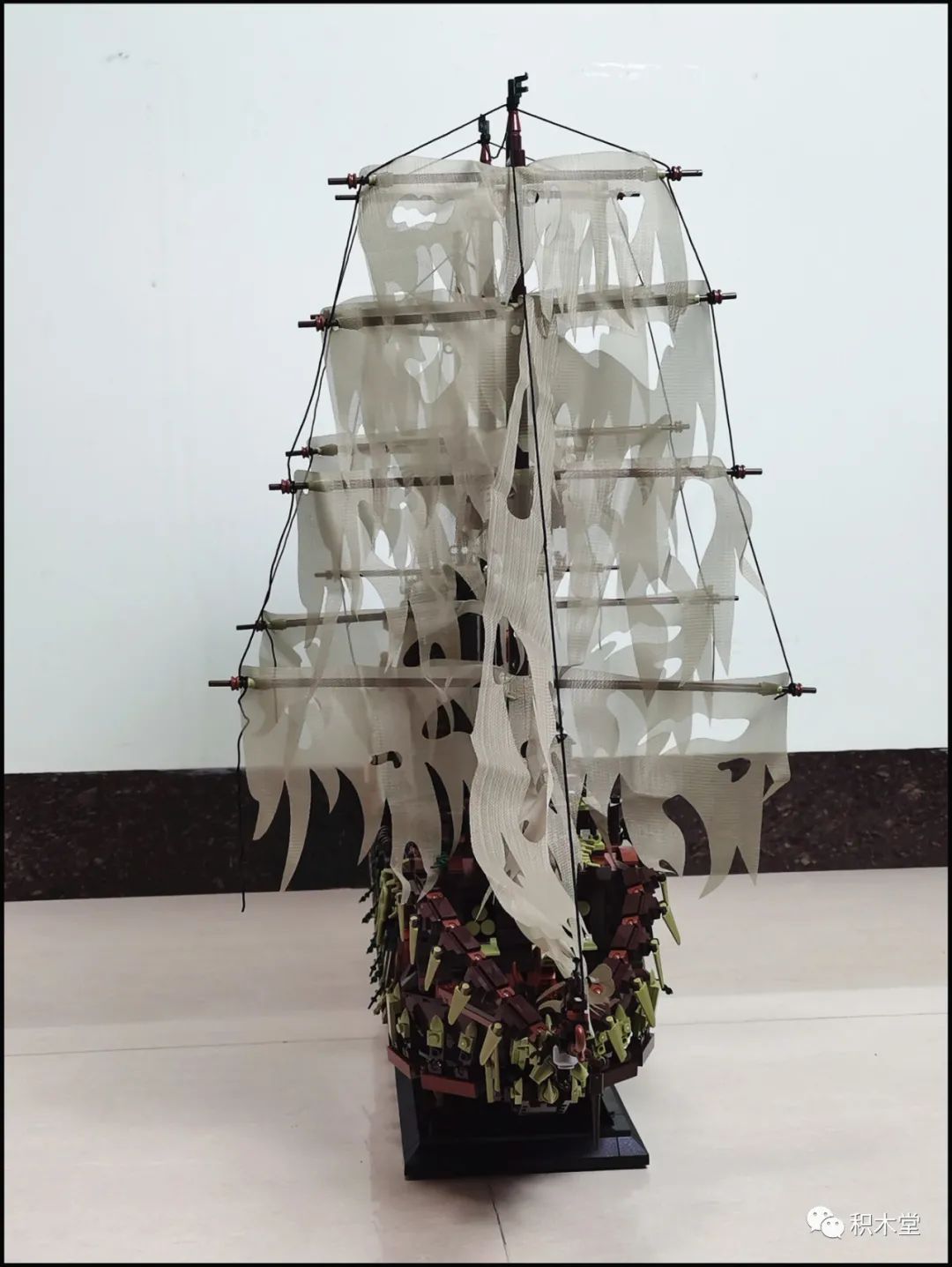 飞翔的荷兰人号为什么能潜水 (鬼船和飞翔的荷兰人号哪个更牛)