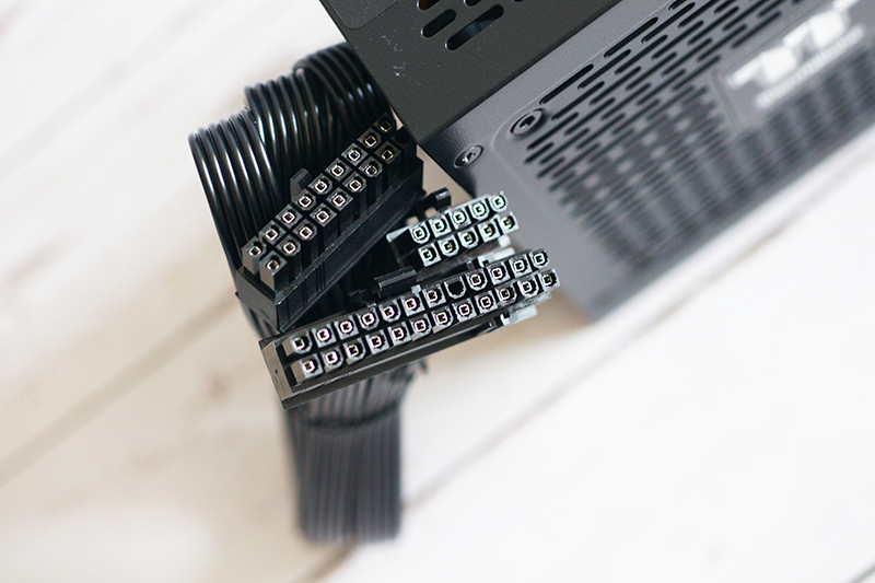 tt曜越650w,曜越智能电源怎么样