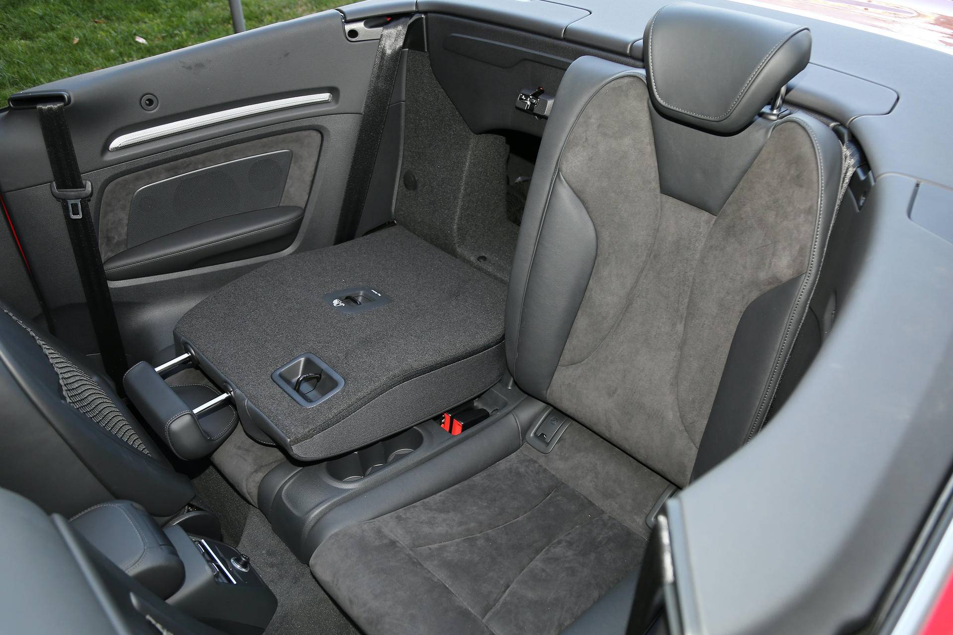 30万预算奔驰宝马奥迪谁更有面子,28万到32万选择宝马和奥迪的车型