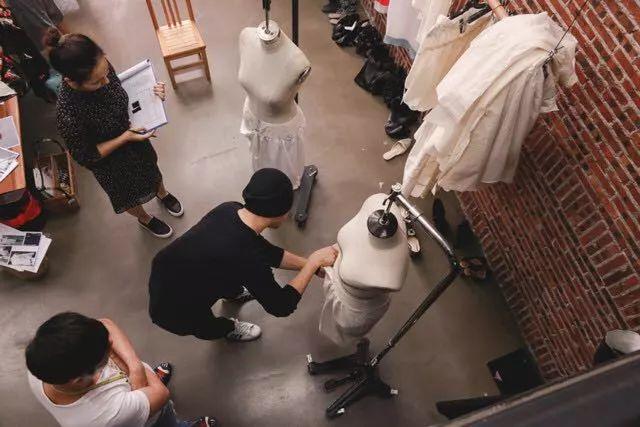 自学美术怎么赚钱,从零开始学美术的前景