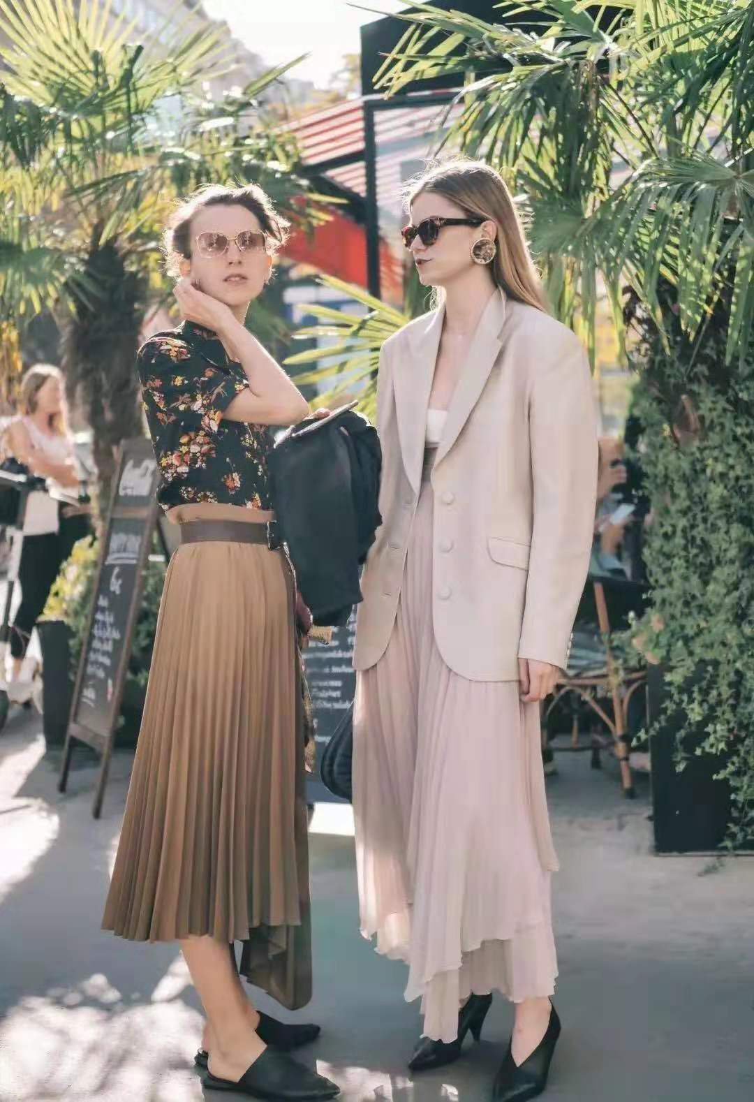 奶奶鞋怎么搭配好看 (最近很火的奶奶鞋女款怎么搭配)