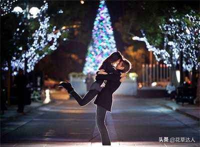 圣诞节几月几号送礼物送女生,圣诞节是几月几号送什么东西