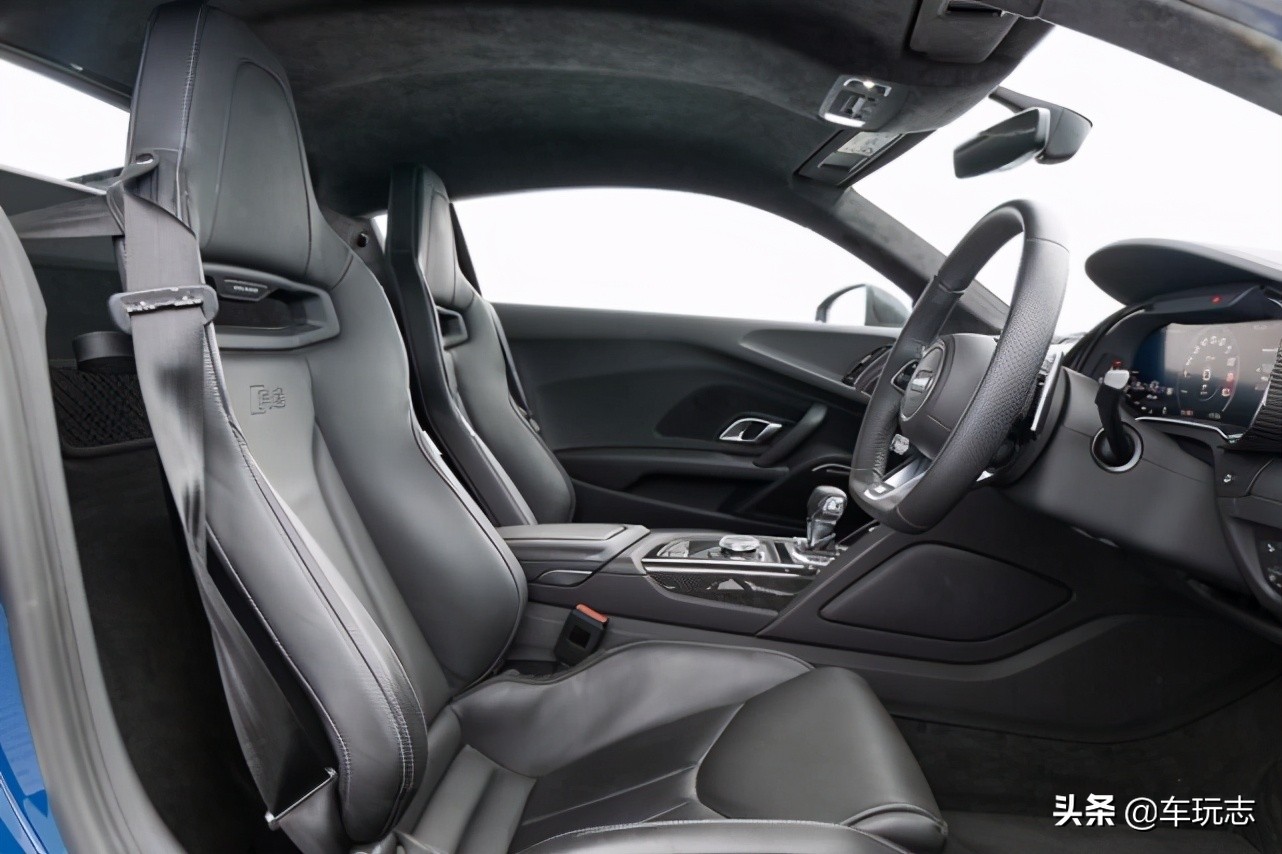 奥迪R8V10Coupeperformance版,新款奥迪r8v10performance版本