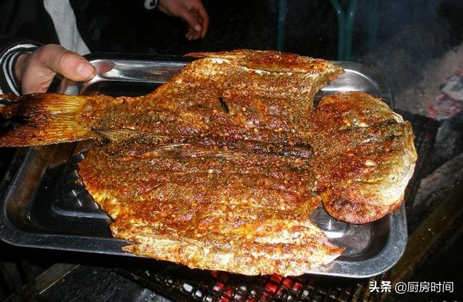 让你味蕾大动的三款烤鱼做法,烤鱼如何做到上桌有味久煮不咸