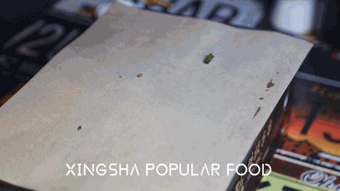 人生一串，烟火江湖！这家铁板烧烤店用串串翻起儿时回忆