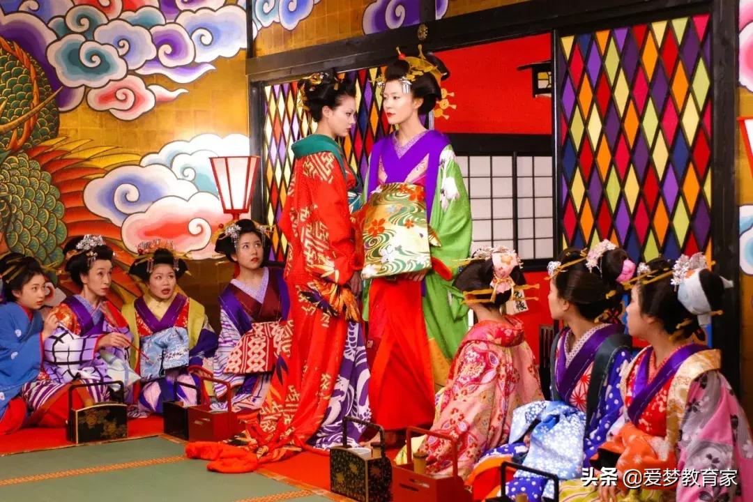 亚洲最狂野女导演，一年出3部新片，半个演艺圈为她站台