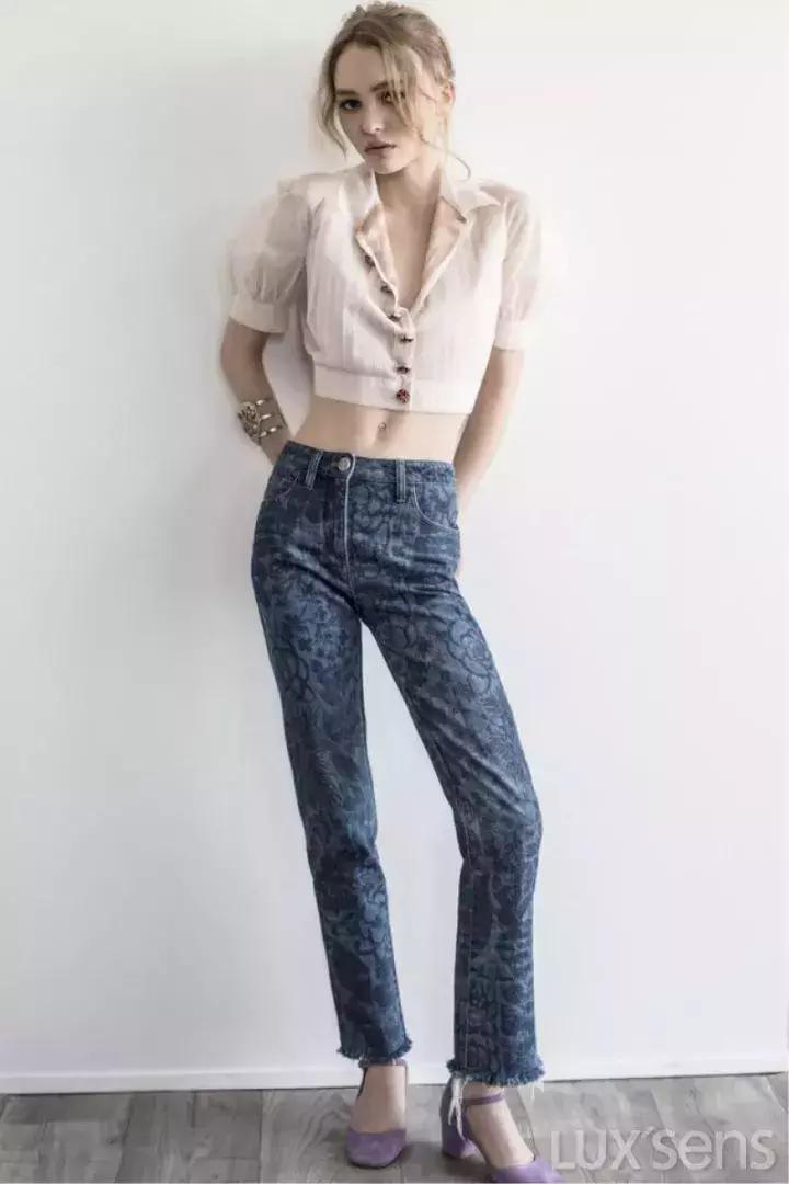 宝格丽和易烊千玺的杂志,易烊千玺代言宝格丽全球香氛系列