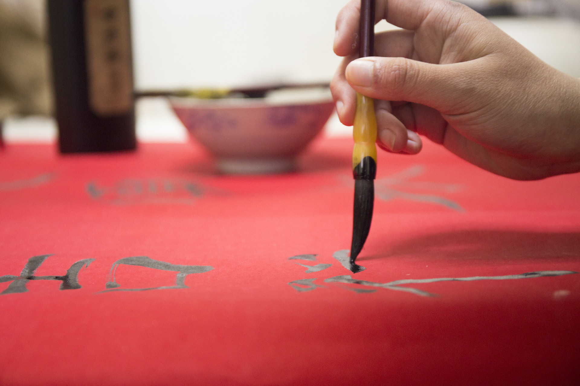 五月黄梅天三星白兰地,上联日月对星辰下联