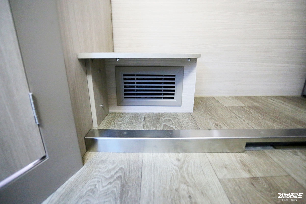 最新国产依维柯欧胜四驱房车,依维柯欧胜6.5吨悬挂