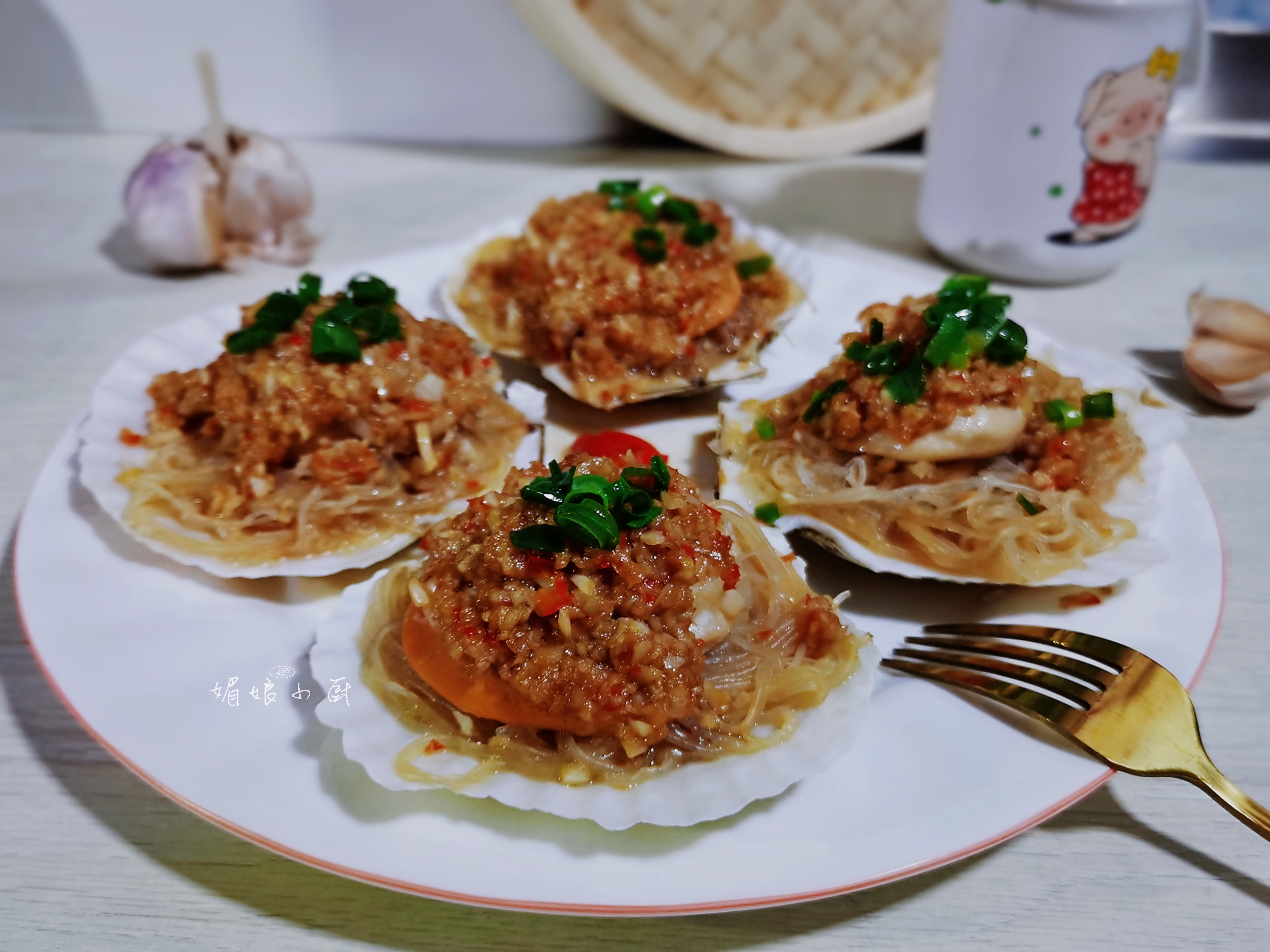 蒜蓉粉丝蒸扇贝的教程你学会了吗,蒜蓉粉丝蒸扇贝做法扇贝怎么处理