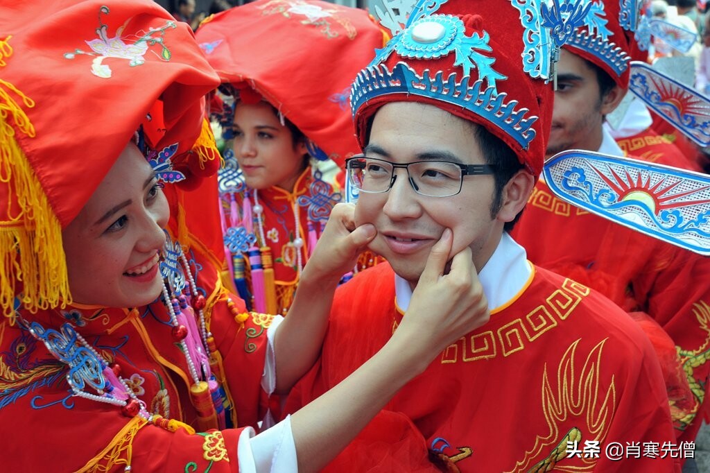 卖煎饼果子一个月赚8万块,卖煎饼果子真的能月入过万吗