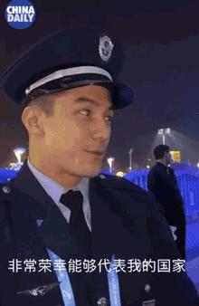 “巴西吴彦祖”爆红网络，帅气颜值不输本尊，完美身材叫板彭于晏