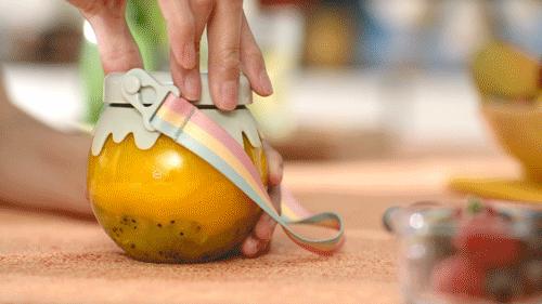 放到包包里的榨汁机,随身携带榨汁机随时喝到新鲜果汁