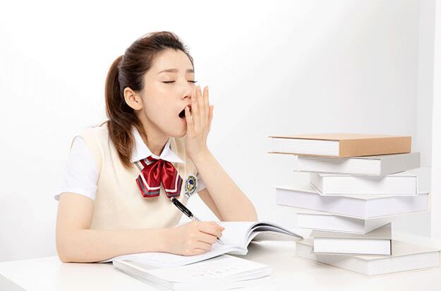 男朋友开车犯困怎么办,老公开车打瞌睡怎么照顾