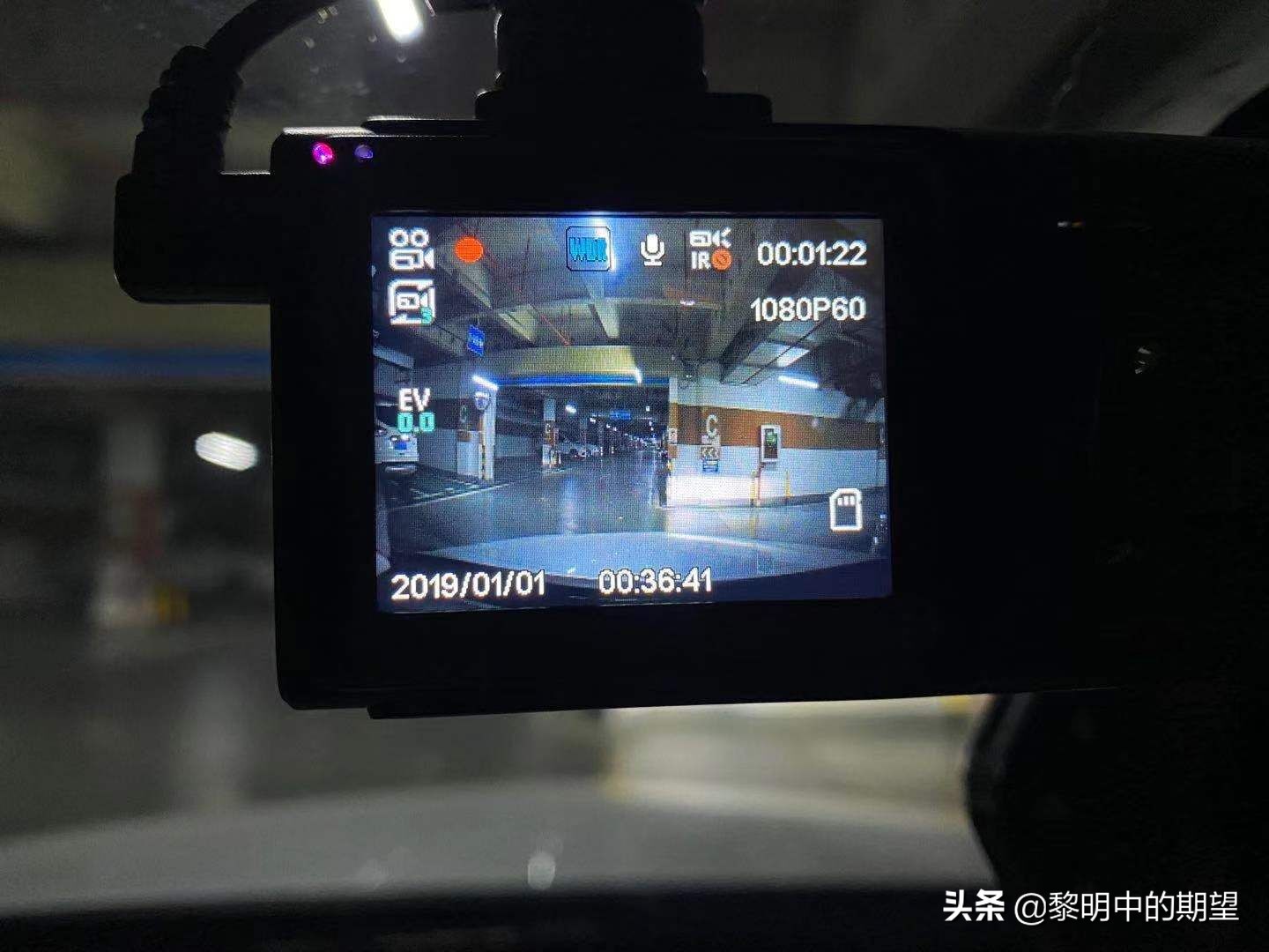 记录仪无光夜视和星光夜视哪个好,行车记录仪夜间推荐测评