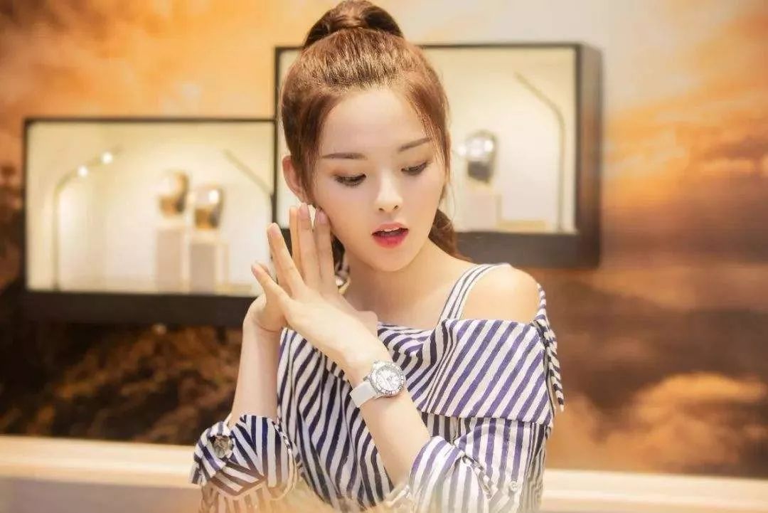 福布斯2020中国名人榜周冬雨,周冬雨名人排行榜