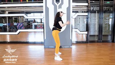 健身小贴士四个动作练出马甲线,徒手深蹲怎么样才能练出马甲线