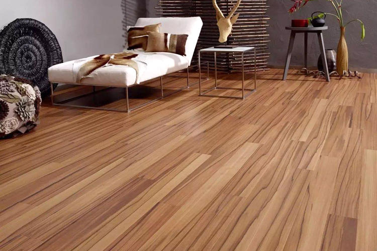 如何解决地板脏的问题,家里的地板又脏又难擦怎么办