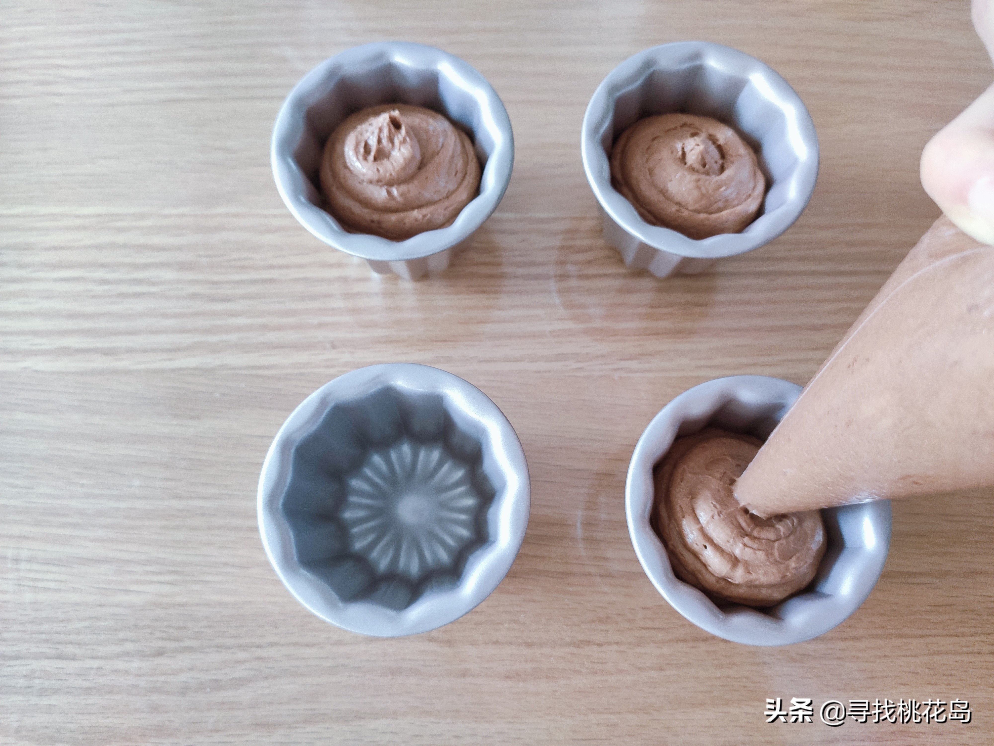 小熊巧克力蛋糕教程,小猪做巧克力蛋糕