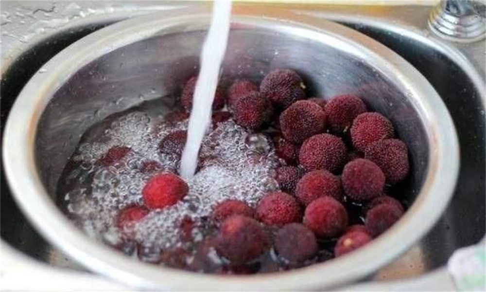 制作杨梅酒最正宗的方法是什么,正宗杨梅酒的酿制方法