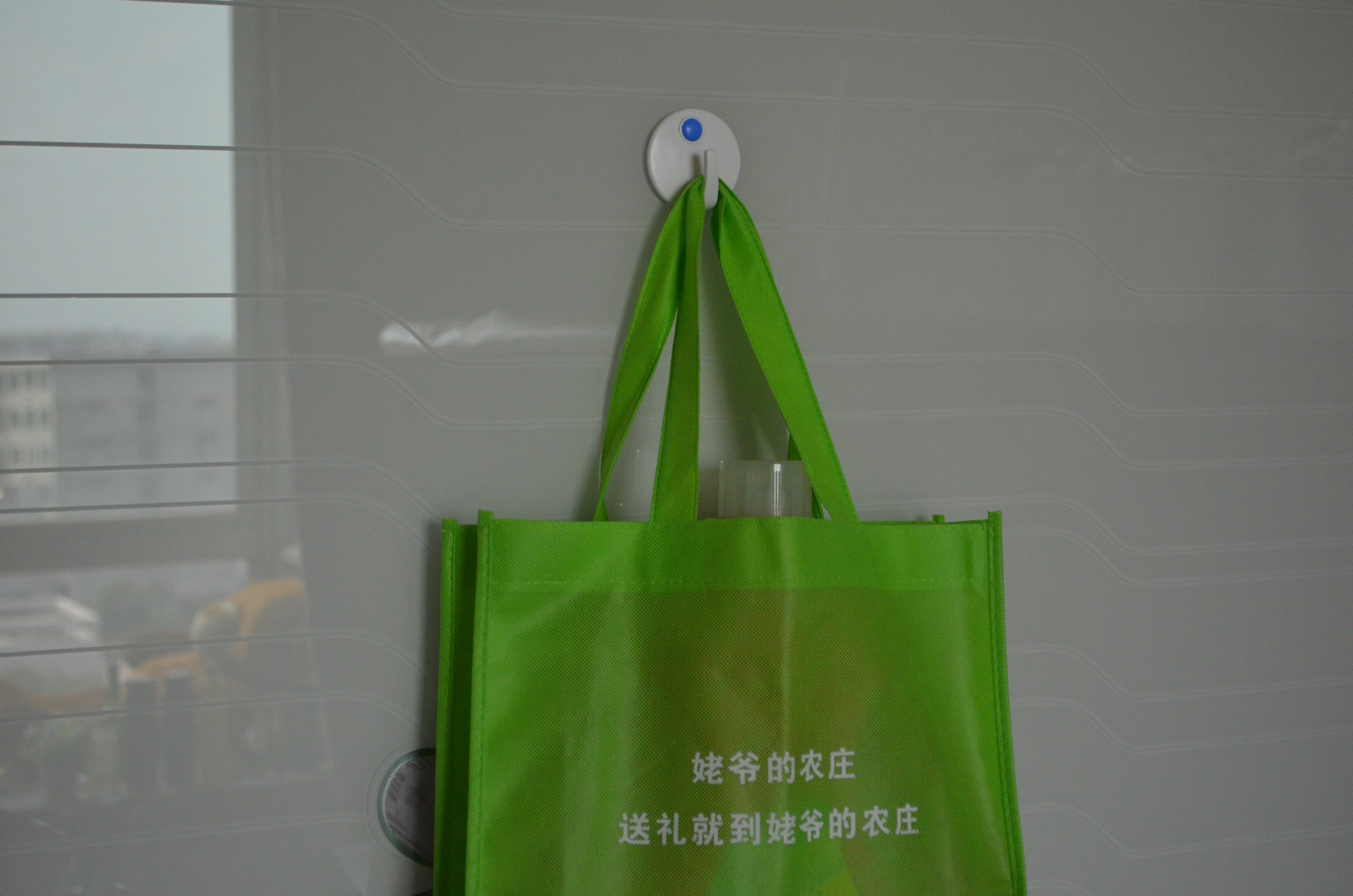 挂钩怎么粘才不会掉,挂钩不粘了怎么补救小窍门