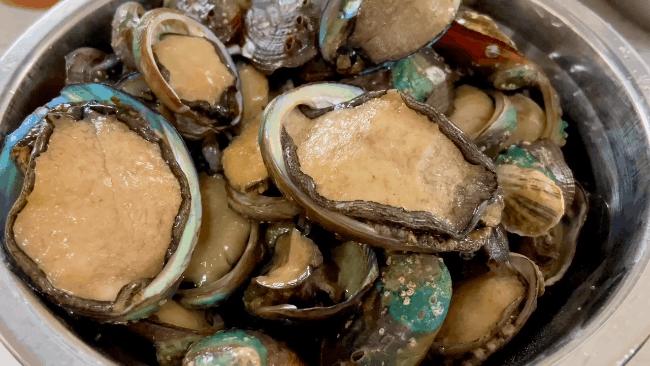 带海鲜池的餐厅,海鲜汤粉北海