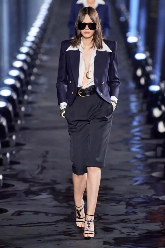 百慕大短裤搭配的两个新趋势,百慕大短裤搭配小个子