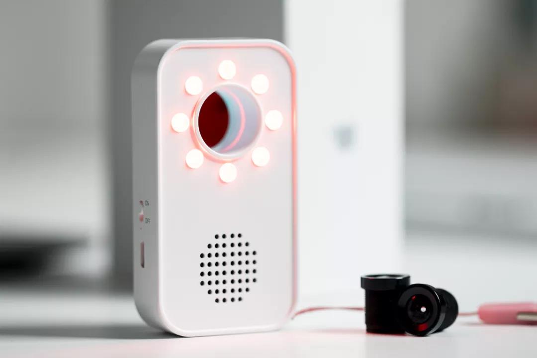 不想成为“小黄网”真人秀？红外防*拍偷**神器，1秒揪出房间摄像头